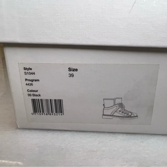 GANNI WOMEN’S QUILTED HIKING BLACK LACE UP BOOTS SZ EU39 - Picture 12 of 12